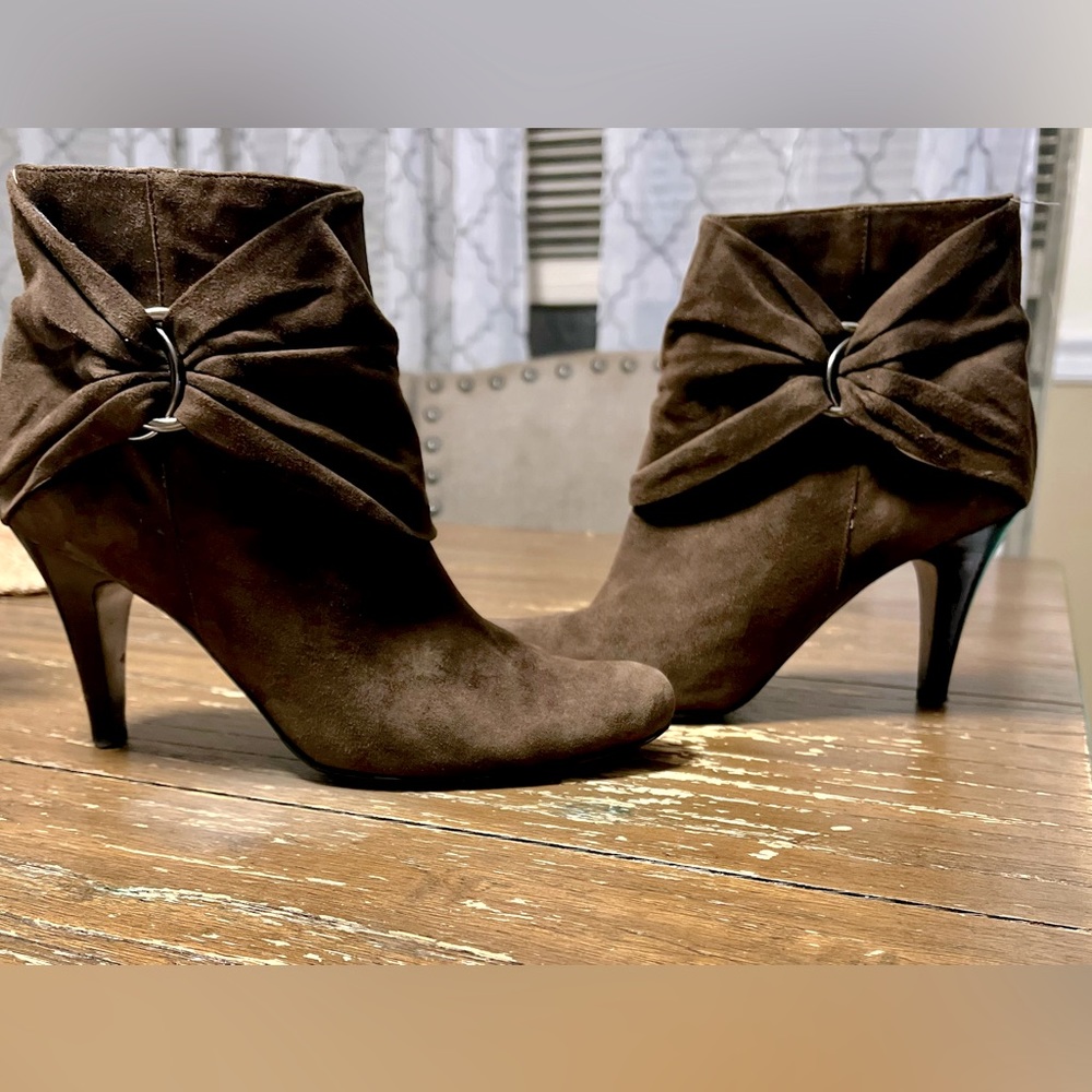 STAR LING BROWN SUEDE HIGH HEEL ANKLE BOOTS "CHOW CHOW"